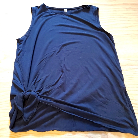 Fabletics Tops - Fabletics Sleeveless Top.                               (3 for $15 or 5 for $25)